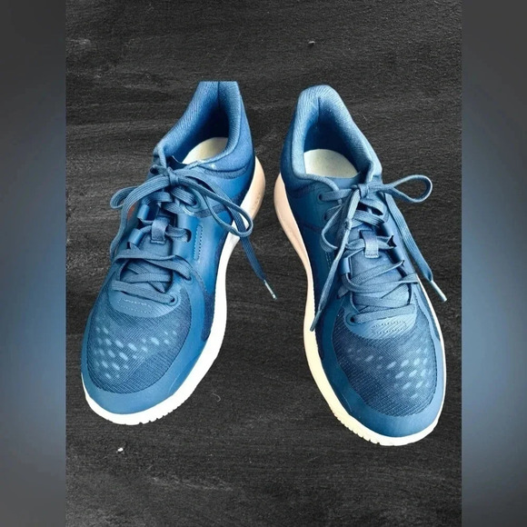 lululemon athletica Shoes - Lululemon Women’s Blue Strong feel Trainers Shoes Size 8